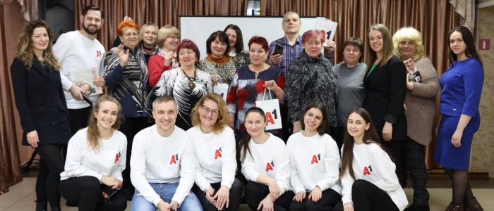 В А1 рассказали людям старшего возраста, как пользоваться мобильным телефоном